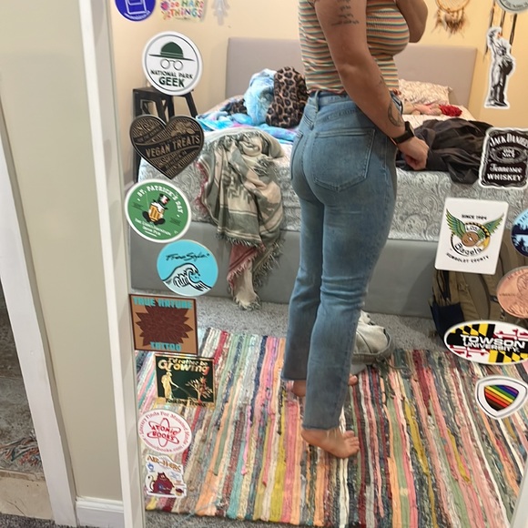 Gap - High Waisted Jeans - Picture 3 of 6